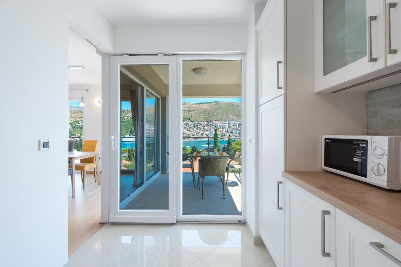 Apartma Maro Bayview *