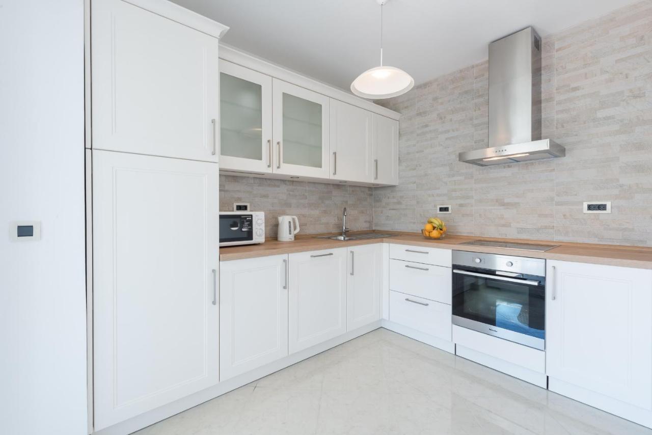 Maro Bayview Apartment